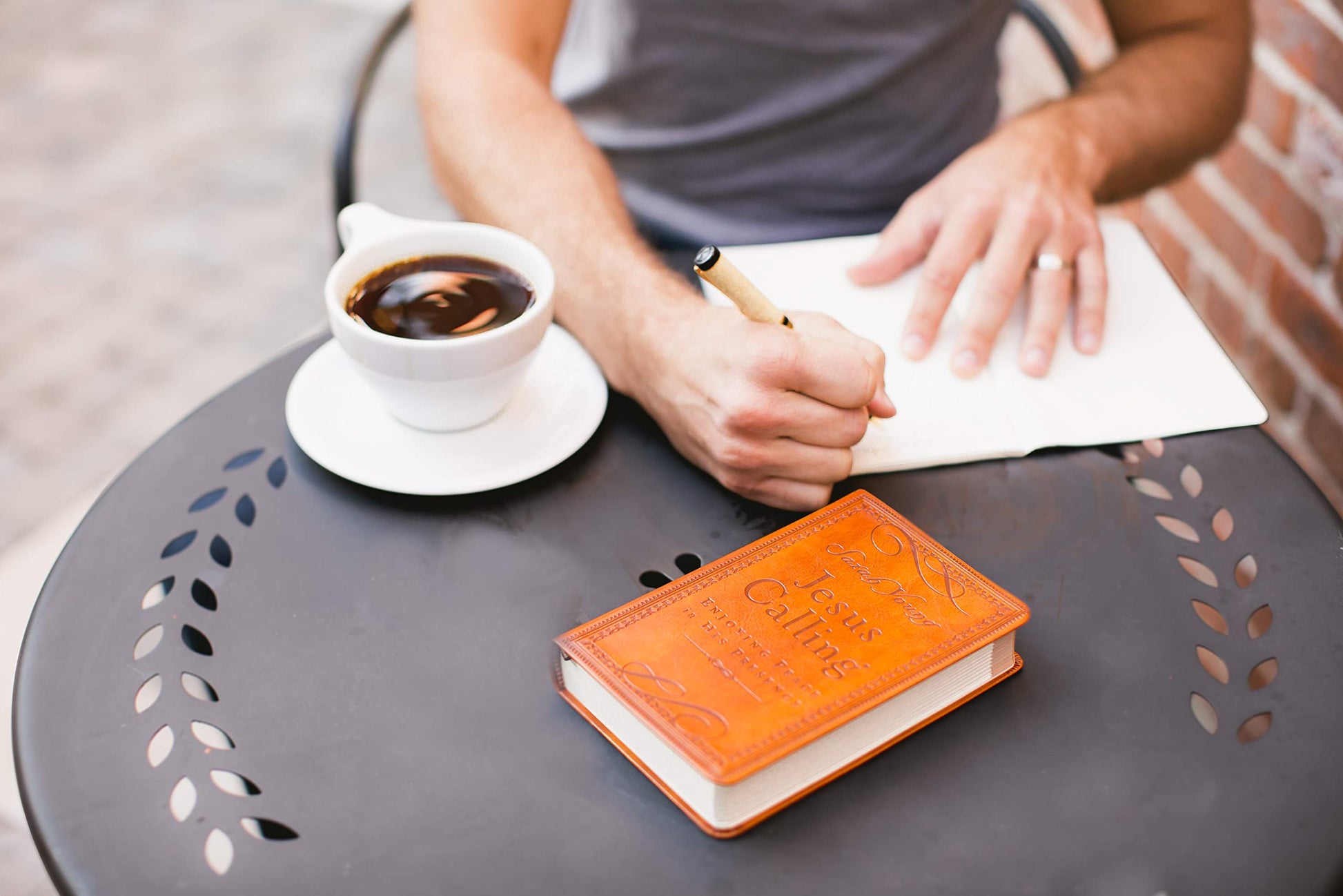 Jesus Calling - Deluxe Edition Brown Cover - Re-vived