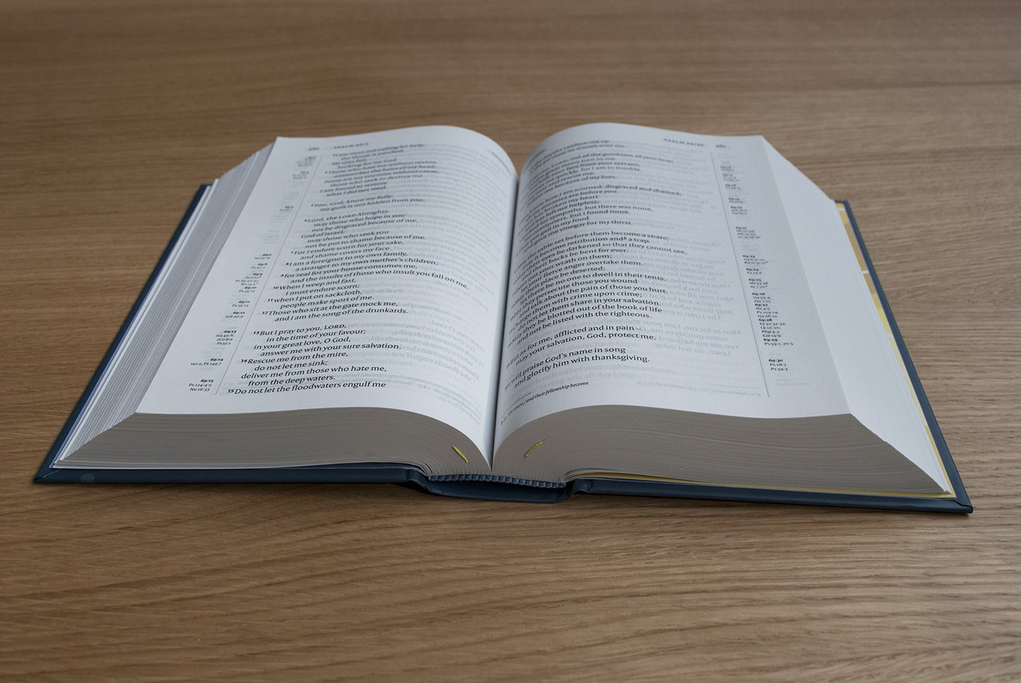NIV Large Print Compact Single Column Reference Bible Hardback